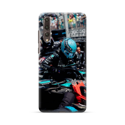 Coque George Russell Monte dans sa Formule 1 pour Huawei