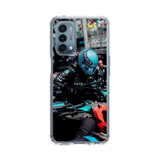 Coque George Russell Monte dans sa Formule 1 pour OnePlus