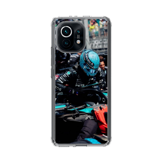 Coque George Russell Monte dans sa Formule 1 pour Xiaomi