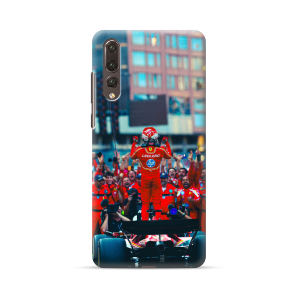 Coque de Téléphone Huawei Charles Leclerc devant sa Team Ferrari